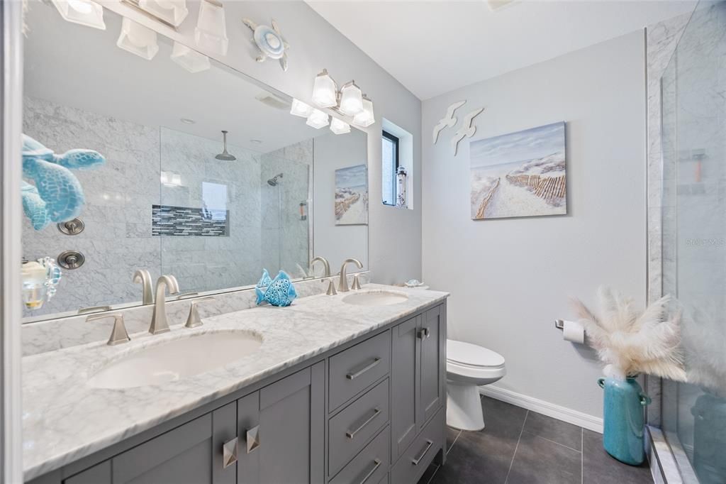 For Sale: $298,000 (2 beds, 2 baths, 1230 Square Feet)