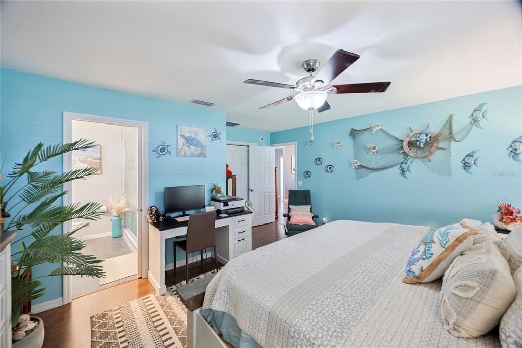 For Sale: $298,000 (2 beds, 2 baths, 1230 Square Feet)