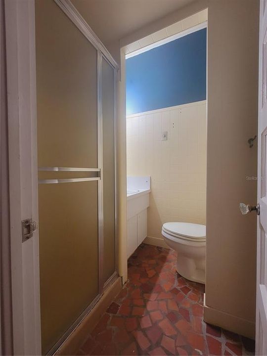 Active With Contract: $1,800 (3 beds, 2 baths, 1160 Square Feet)