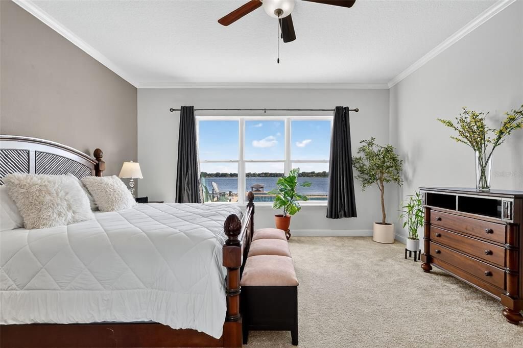 Под контрактом: $1,400,000 (5 спален, 3 ванн, 3586 Квадратных фут)