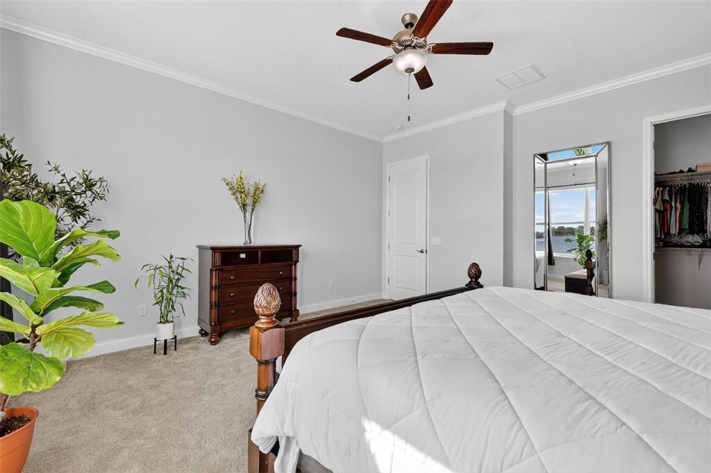 Под контрактом: $1,400,000 (5 спален, 3 ванн, 3586 Квадратных фут)