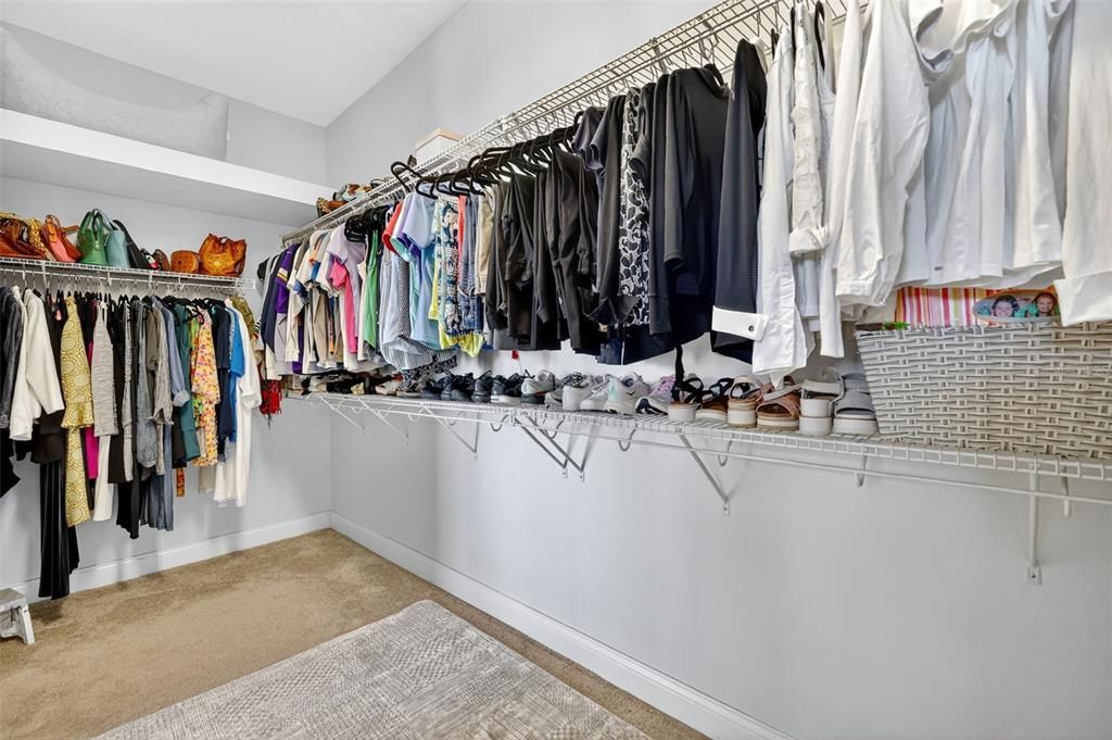 Под контрактом: $1,400,000 (5 спален, 3 ванн, 3586 Квадратных фут)