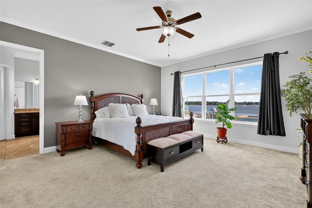 Под контрактом: $1,400,000 (5 спален, 3 ванн, 3586 Квадратных фут)