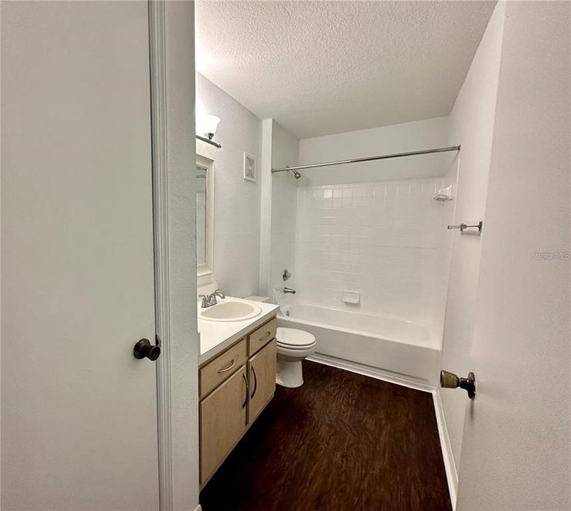 For Rent: $1,350 (1 beds, 1 baths, 665 Square Feet)