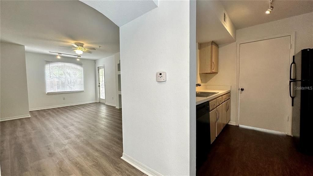 For Rent: $1,350 (1 beds, 1 baths, 665 Square Feet)