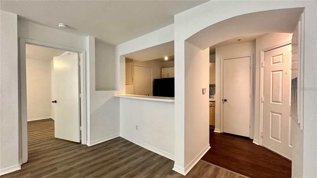 For Rent: $1,350 (1 beds, 1 baths, 665 Square Feet)
