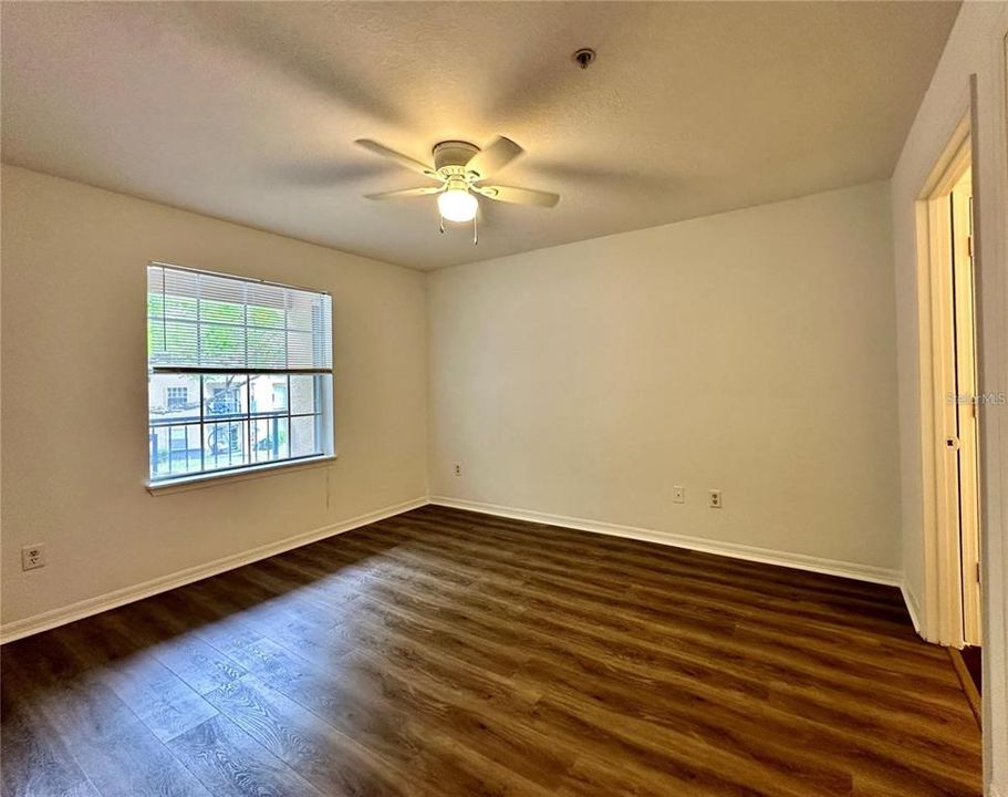 For Rent: $1,350 (1 beds, 1 baths, 665 Square Feet)