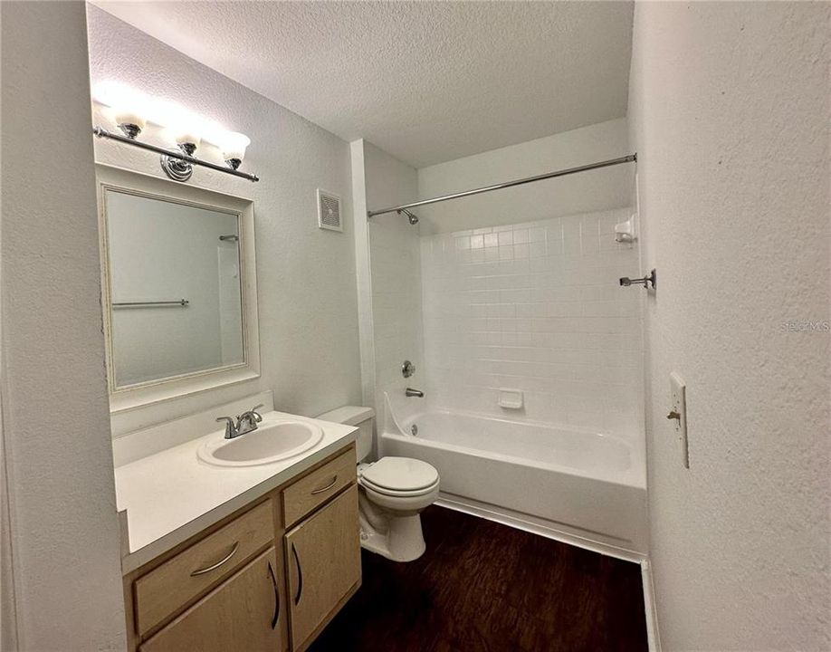 For Rent: $1,350 (1 beds, 1 baths, 665 Square Feet)