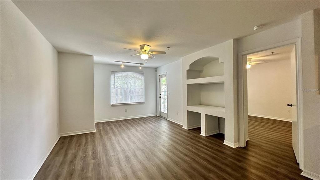 For Rent: $1,350 (1 beds, 1 baths, 665 Square Feet)