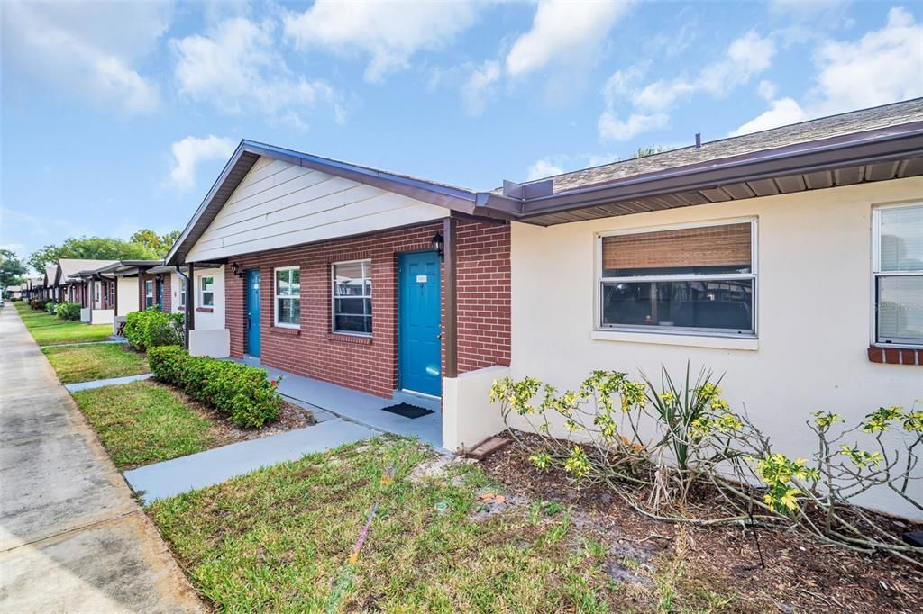 For Sale: $115,000 (1 beds, 1 baths, 640 Square Feet)