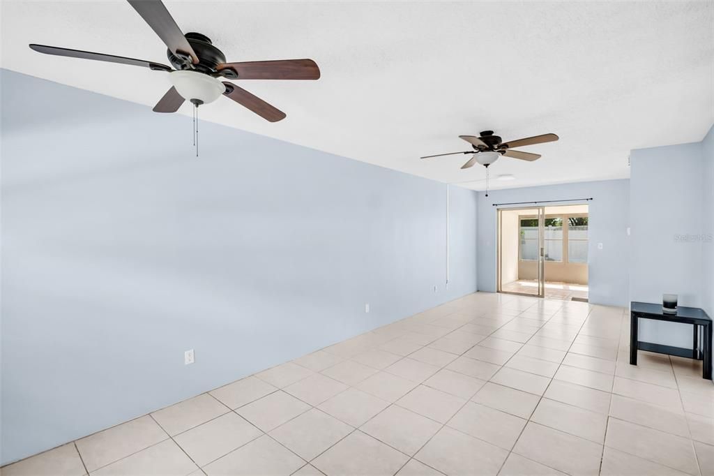 For Sale: $115,000 (1 beds, 1 baths, 640 Square Feet)