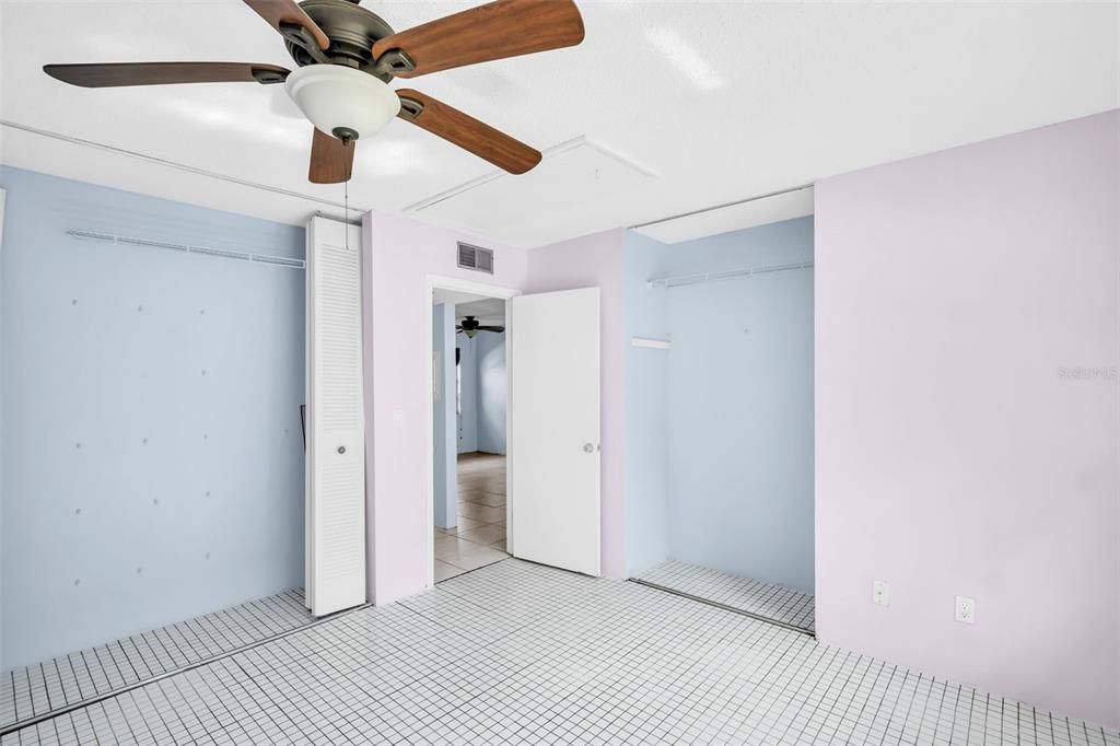 For Sale: $115,000 (1 beds, 1 baths, 640 Square Feet)