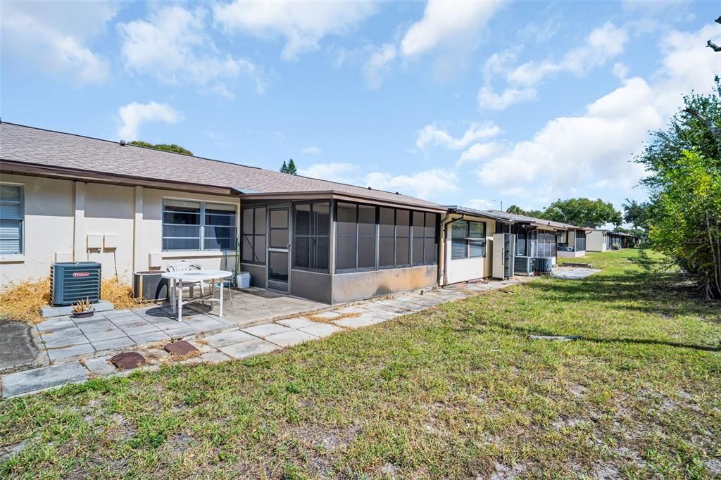 For Sale: $115,000 (1 beds, 1 baths, 640 Square Feet)