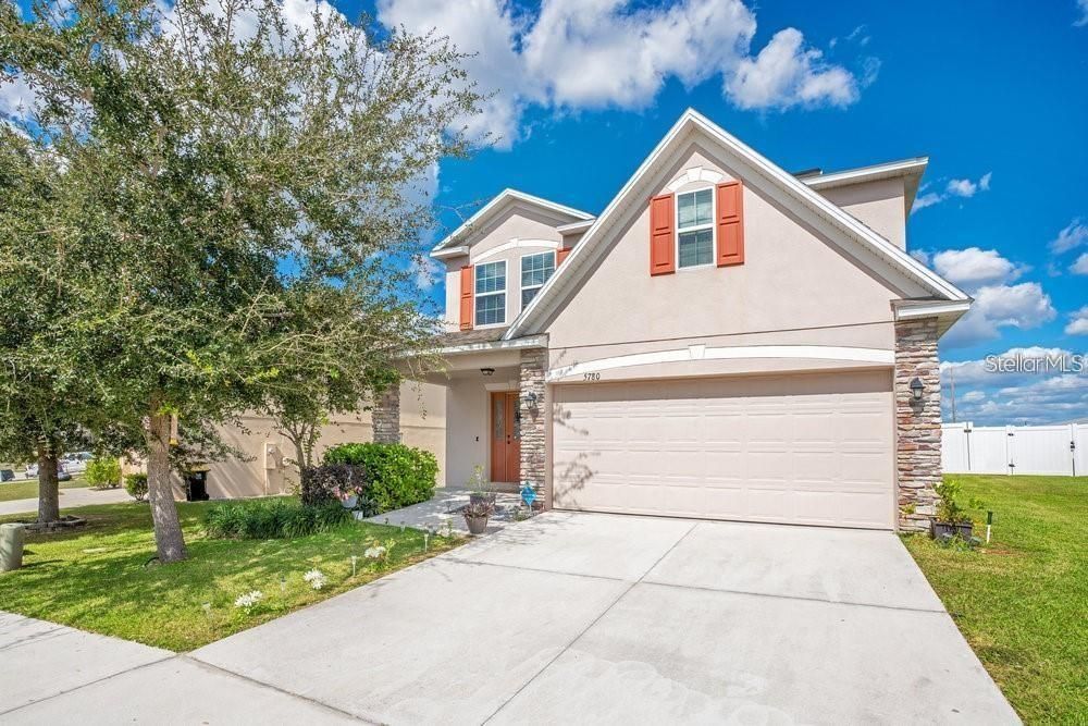 For Rent: $2,400 (4 beds, 2 baths, 1984 Square Feet)