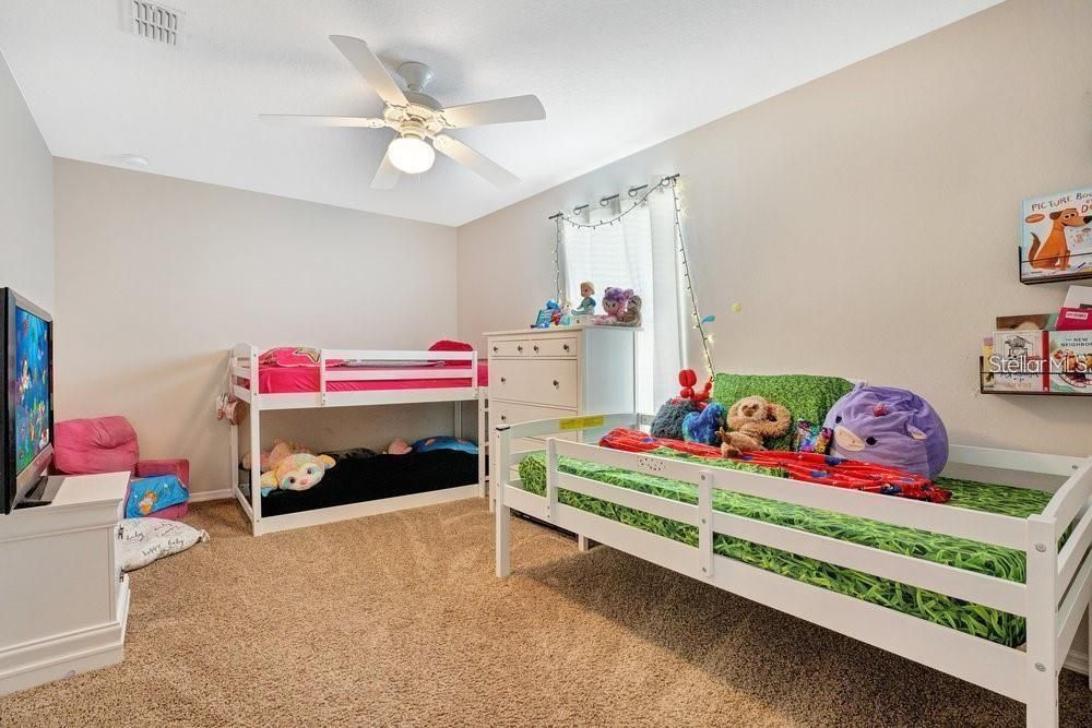 For Rent: $2,400 (4 beds, 2 baths, 1984 Square Feet)