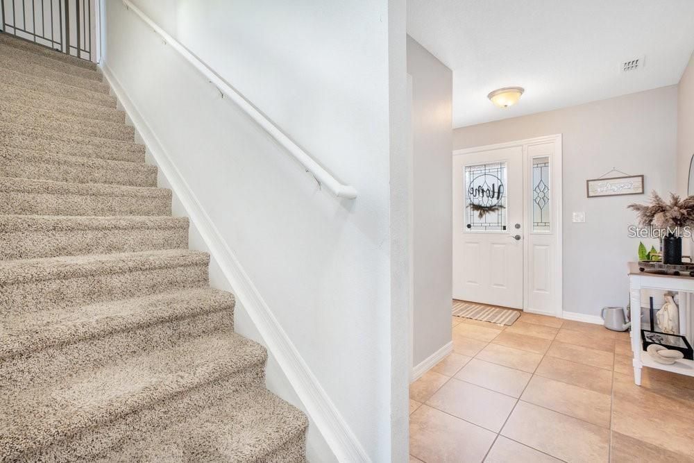 For Rent: $2,400 (4 beds, 2 baths, 1984 Square Feet)