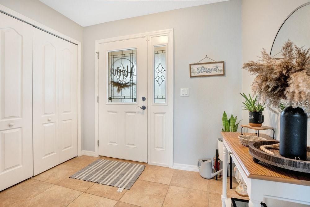 For Rent: $2,400 (4 beds, 2 baths, 1984 Square Feet)