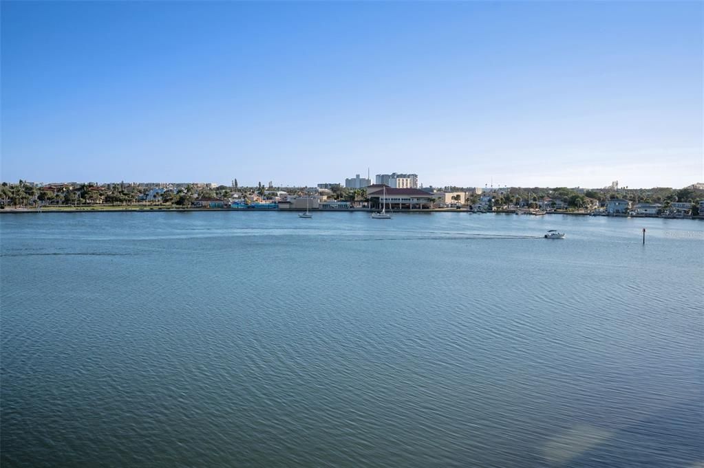 For Sale: $449,500 (2 beds, 2 baths, 1200 Square Feet)