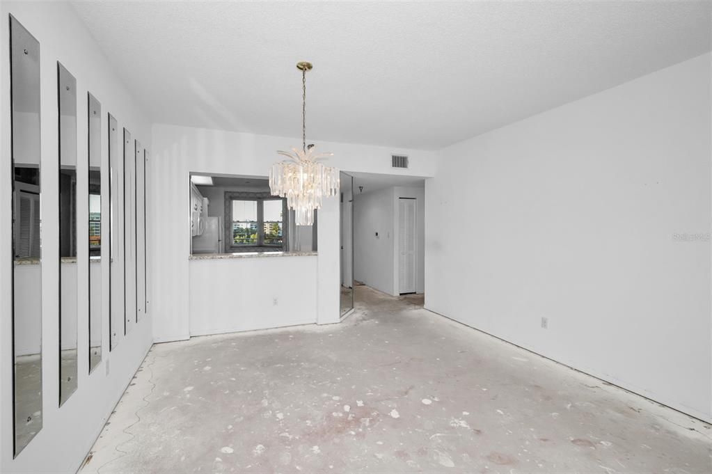 For Sale: $449,500 (2 beds, 2 baths, 1200 Square Feet)