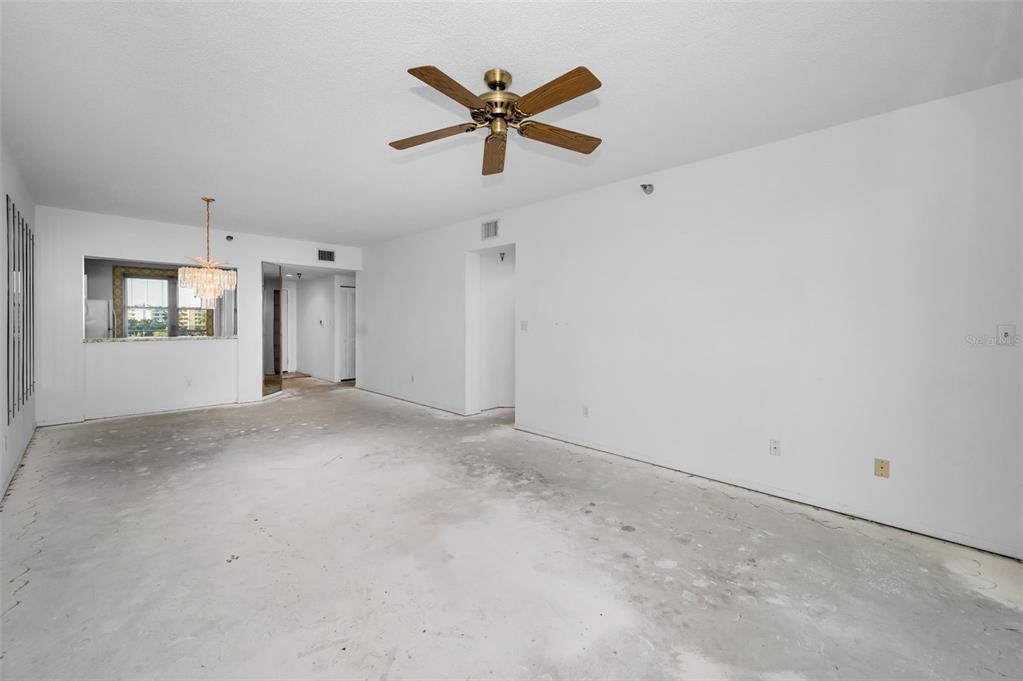 For Sale: $449,500 (2 beds, 2 baths, 1200 Square Feet)