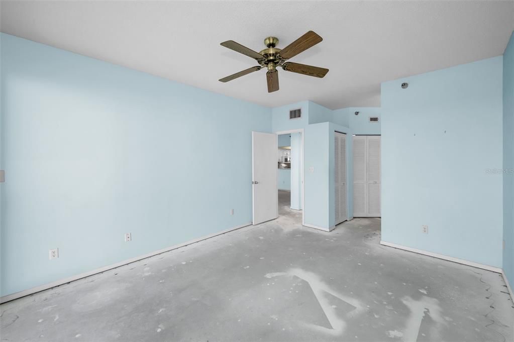 For Sale: $449,500 (2 beds, 2 baths, 1200 Square Feet)