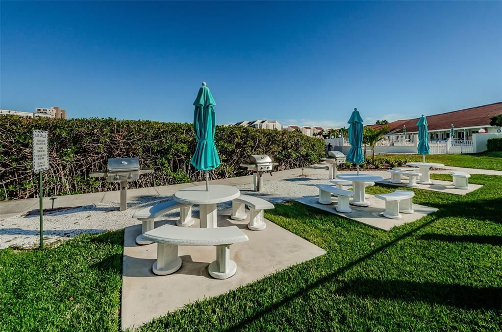 For Sale: $449,500 (2 beds, 2 baths, 1200 Square Feet)