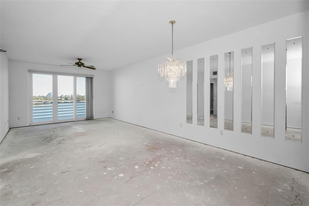 For Sale: $449,500 (2 beds, 2 baths, 1200 Square Feet)