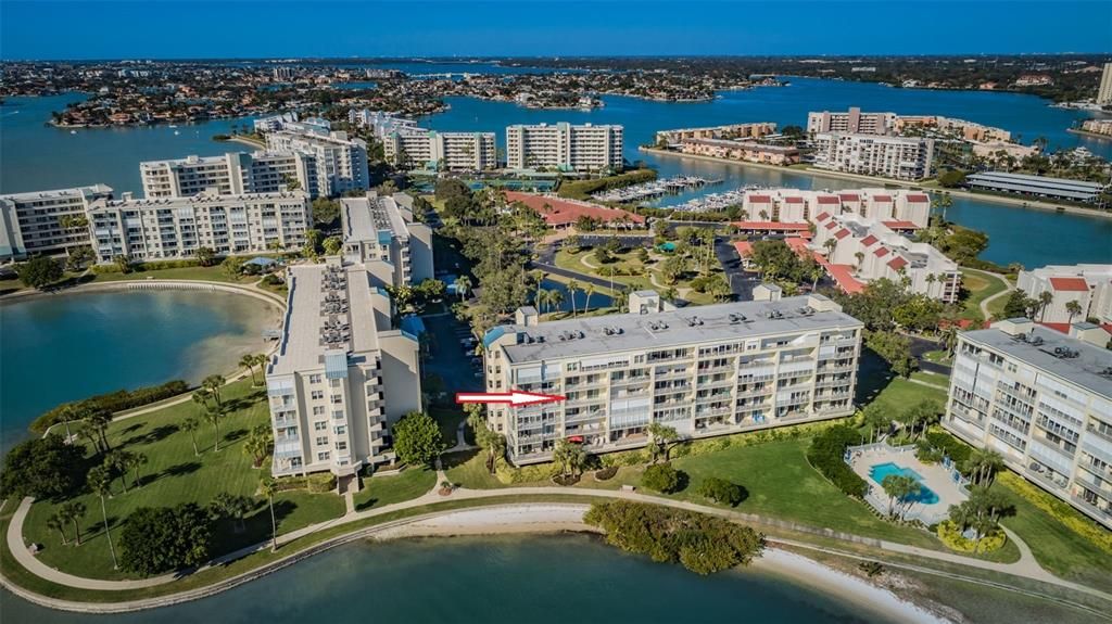 For Sale: $449,500 (2 beds, 2 baths, 1200 Square Feet)