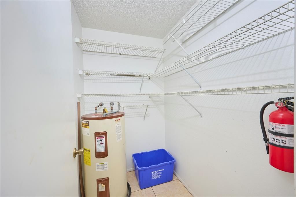 For Sale: $158,900 (2 beds, 2 baths, 1073 Square Feet)