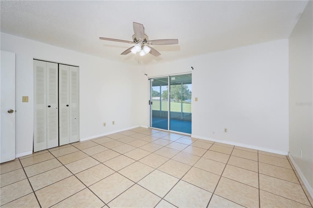 For Sale: $158,900 (2 beds, 2 baths, 1073 Square Feet)