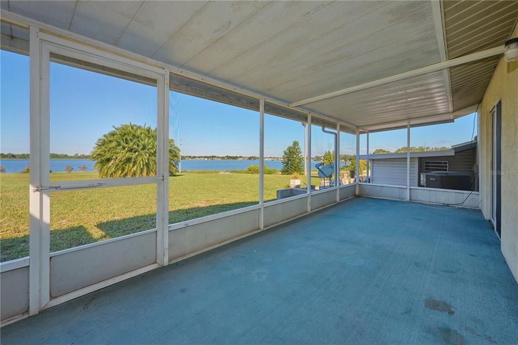 For Sale: $158,900 (2 beds, 2 baths, 1073 Square Feet)