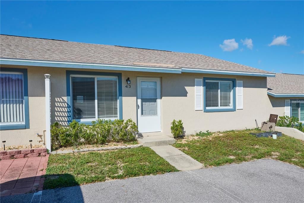 For Sale: $158,900 (2 beds, 2 baths, 1073 Square Feet)