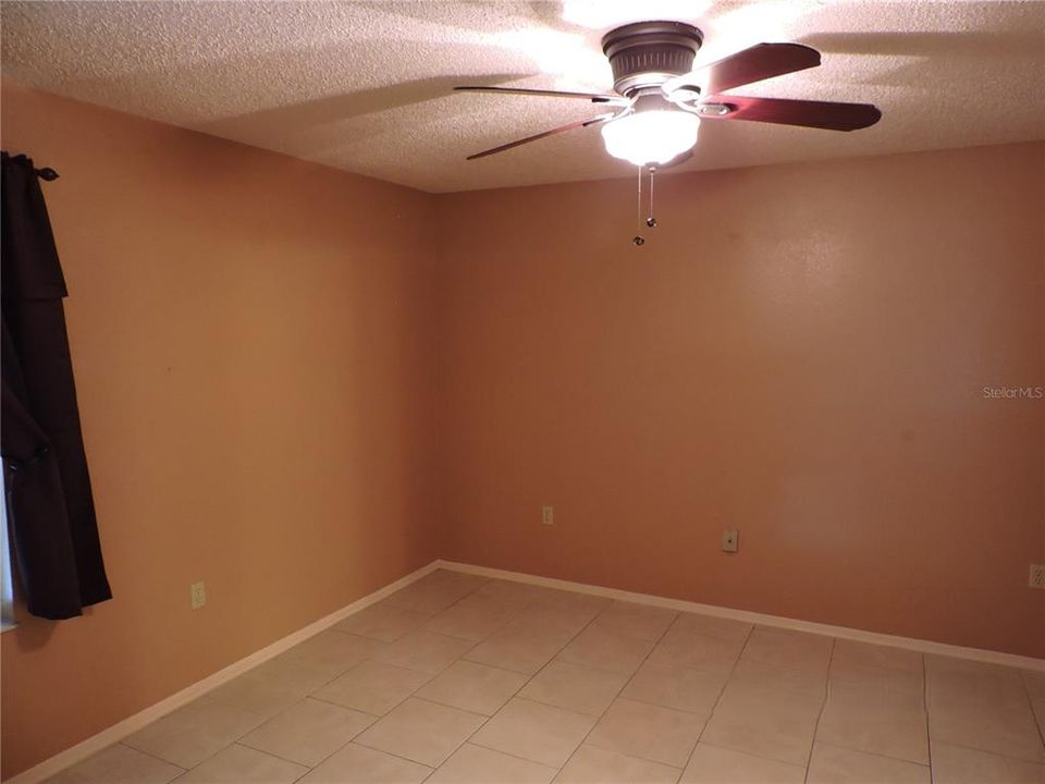 For Rent: $1,275 (1 beds, 1 baths, 747 Square Feet)