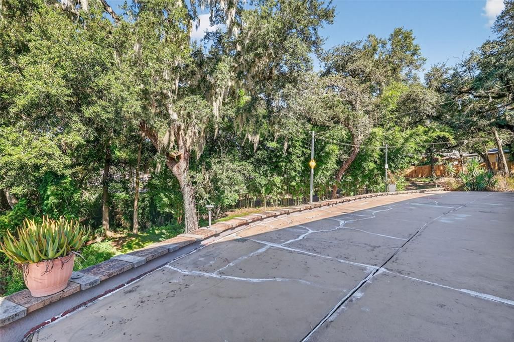 合同活跃: $737,000 (5 贝兹, 4 浴室, 3193 平方英尺)