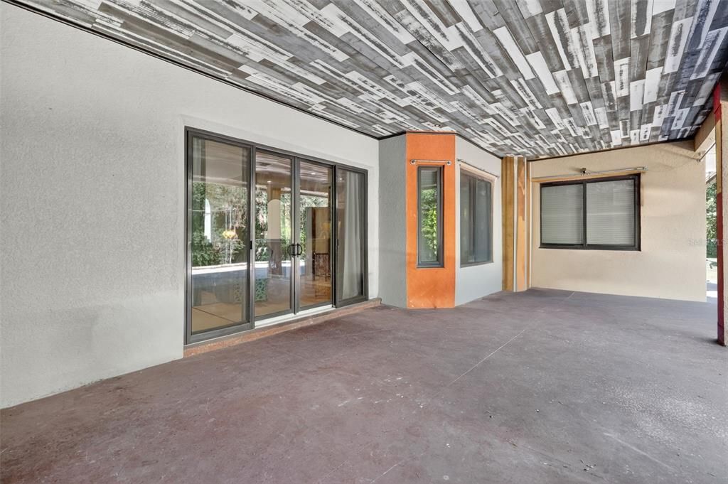 合同活跃: $737,000 (5 贝兹, 4 浴室, 3193 平方英尺)