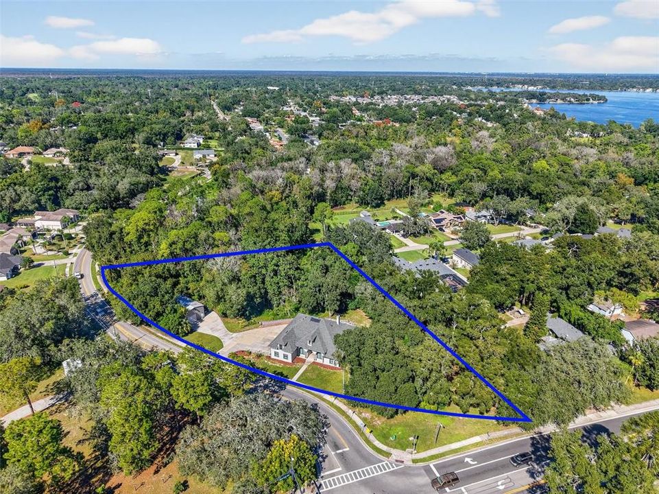 合同活跃: $737,000 (5 贝兹, 4 浴室, 3193 平方英尺)