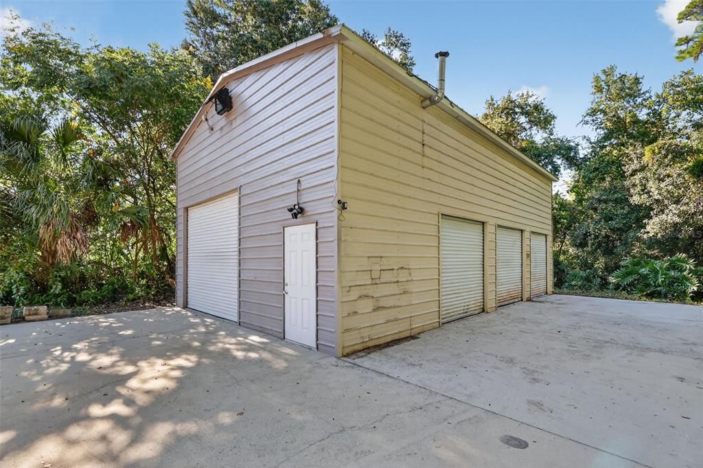 合同活跃: $737,000 (5 贝兹, 4 浴室, 3193 平方英尺)