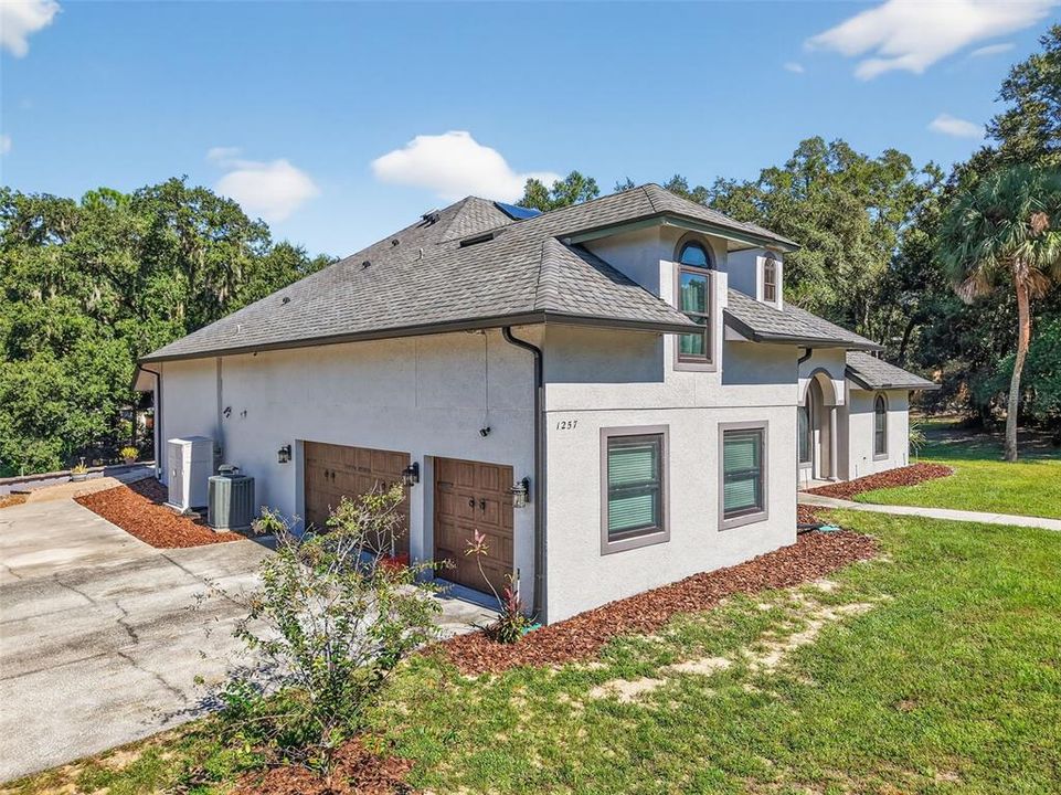 合同活跃: $737,000 (5 贝兹, 4 浴室, 3193 平方英尺)