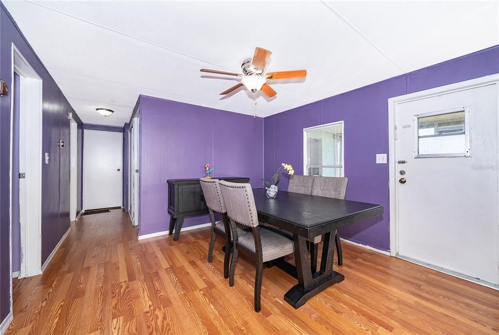 На продажу: $205,000 (3 спален, 2 ванн, 1152 Квадратных фут)