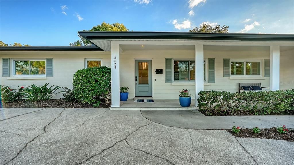 For Sale: $775,000 (3 beds, 2 baths, 1570 Square Feet)