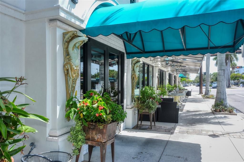 For Sale: $775,000 (3 beds, 2 baths, 1570 Square Feet)