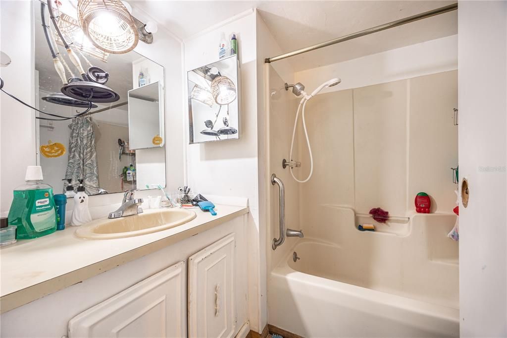 На продажу: $440,000 (5 спален, 3 ванн, 2136 Квадратных фут)