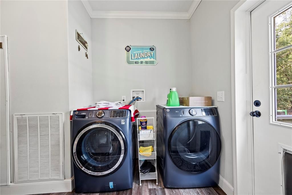 На продажу: $440,000 (5 спален, 3 ванн, 2136 Квадратных фут)