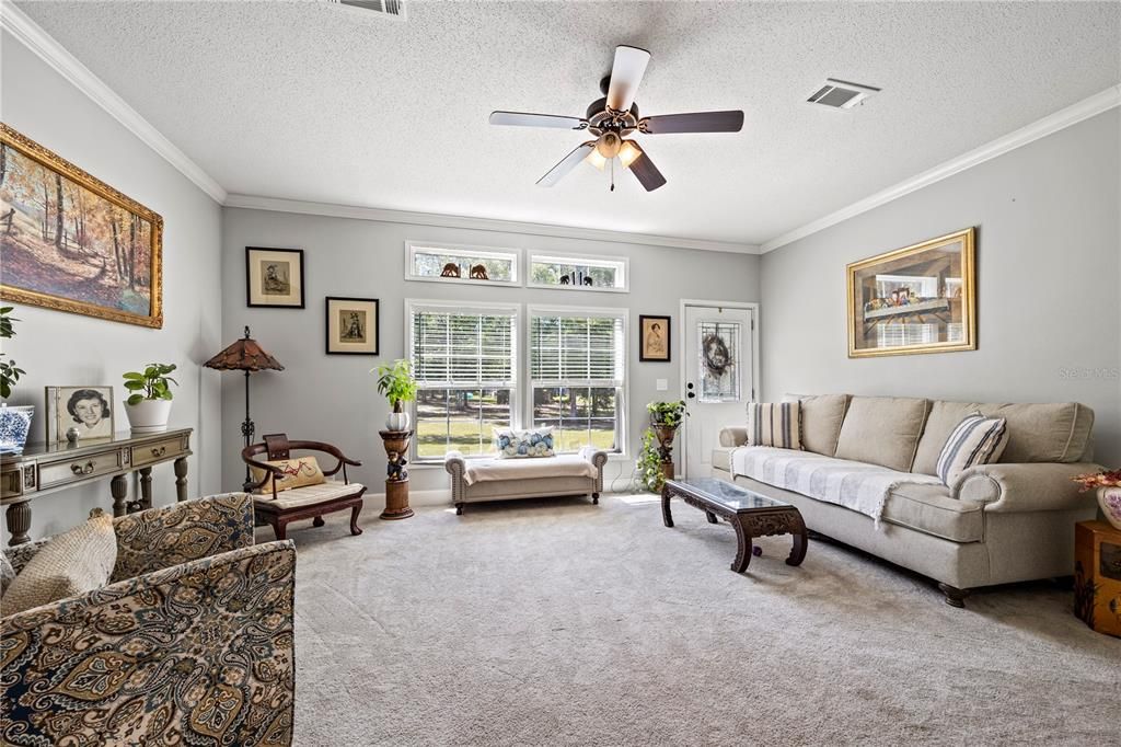 На продажу: $440,000 (5 спален, 3 ванн, 2136 Квадратных фут)