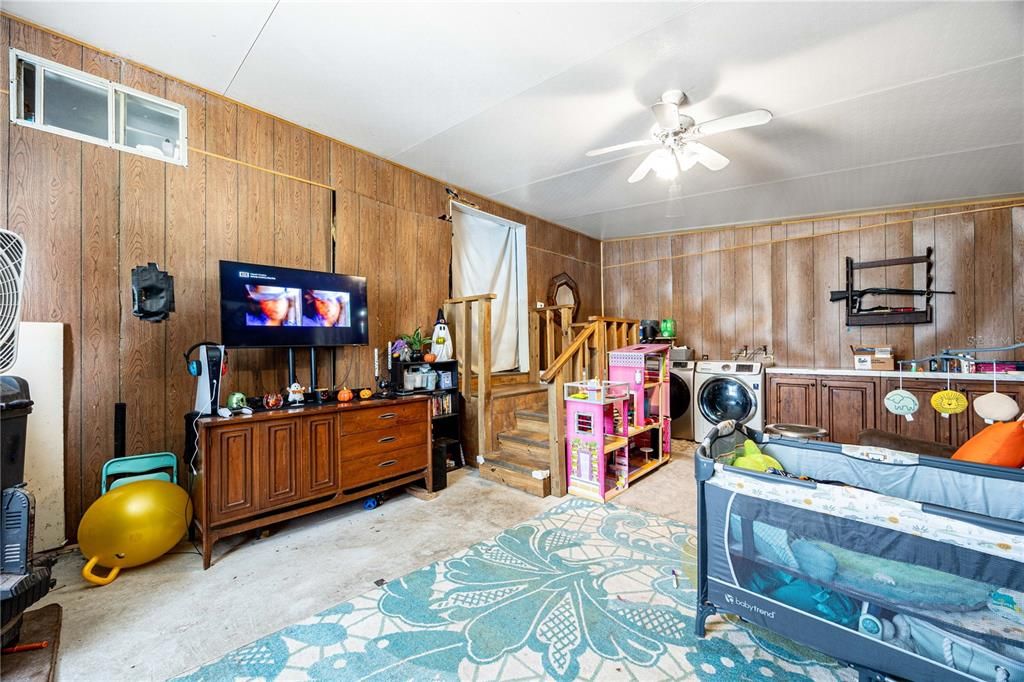 На продажу: $440,000 (5 спален, 3 ванн, 2136 Квадратных фут)