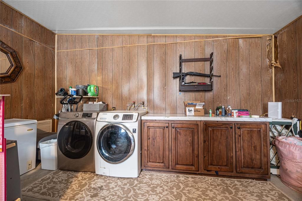 На продажу: $440,000 (5 спален, 3 ванн, 2136 Квадратных фут)