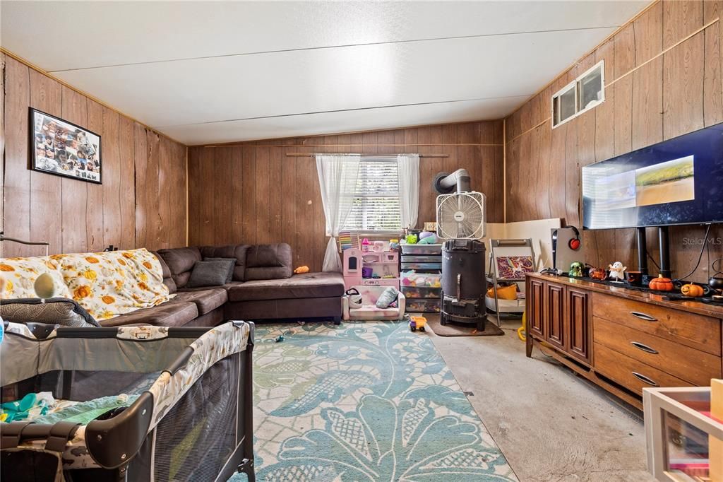 На продажу: $440,000 (5 спален, 3 ванн, 2136 Квадратных фут)