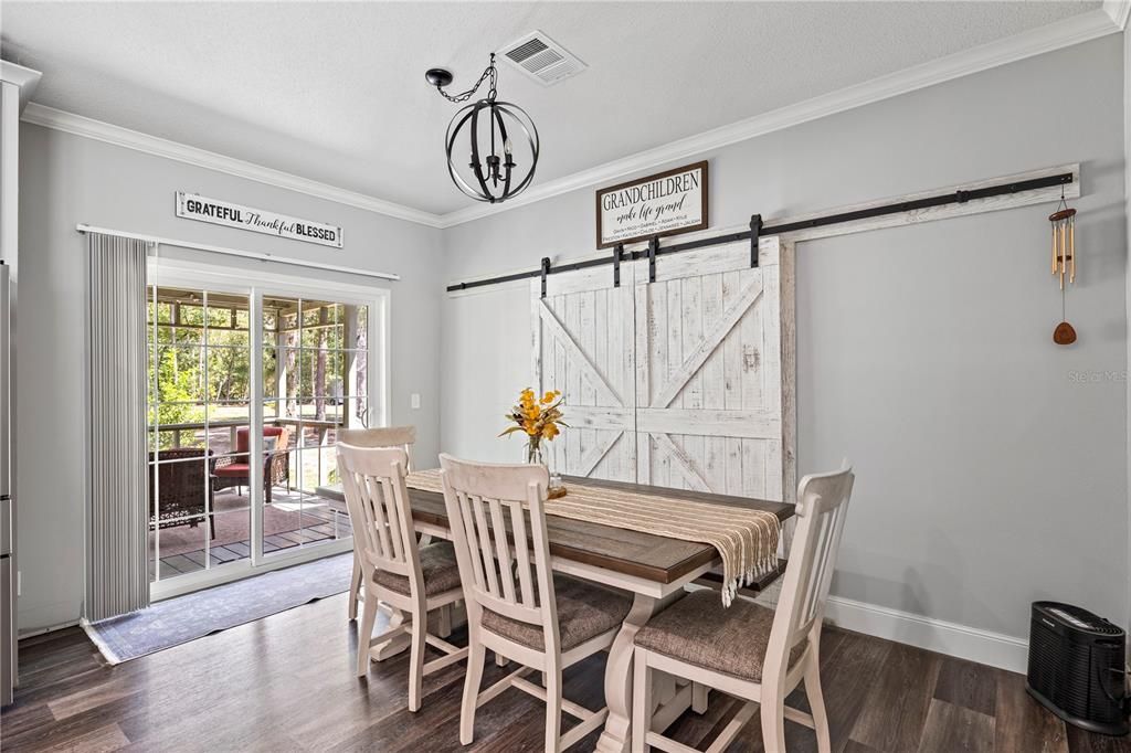 На продажу: $440,000 (5 спален, 3 ванн, 2136 Квадратных фут)