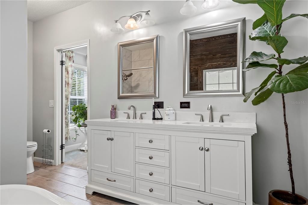 На продажу: $440,000 (5 спален, 3 ванн, 2136 Квадратных фут)