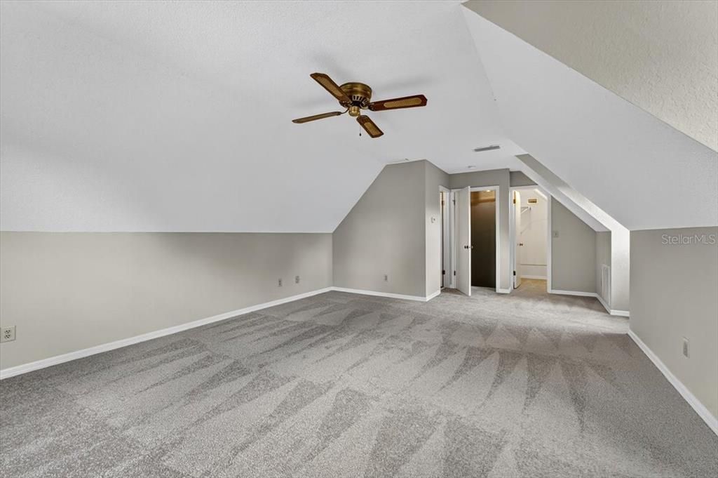 待售: $467,500 (4 贝兹, 3 浴室, 2555 平方英尺)